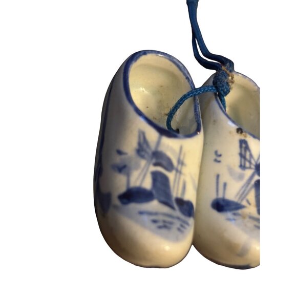 Vintage Delft Blue Holland Mini clogs Windmills Porcelain 2" Souvenir Blue Strin - Picture 2 of 16